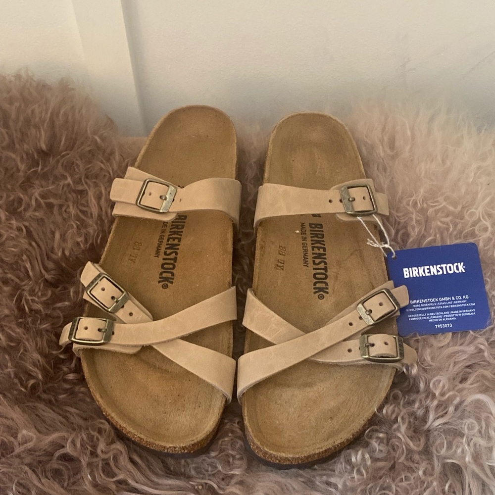 New- Birkenstock Real Leather Sandals - 40 Narrow Fit